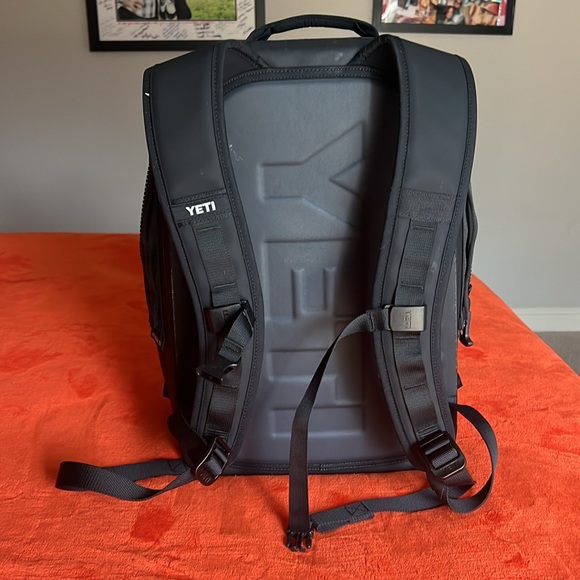 Yeti Panga 28 like new. - Picture 3 of 5